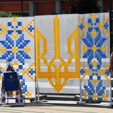 На площі Вічевій у Золочеві відбулись урочистості з нагоди Дня Конституції України